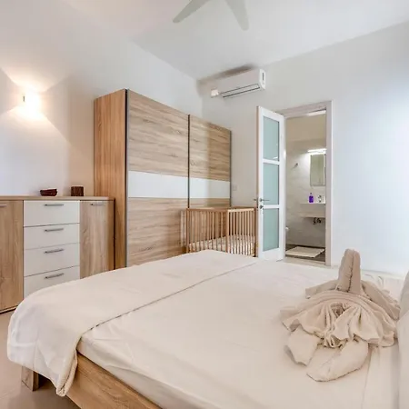 Sunny Side Spacious With Private Pool & Wifi By 360 Estates