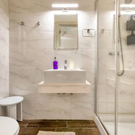 Sunny Side Spacious With Private Pool & Wifi By 360 Estates 빌라